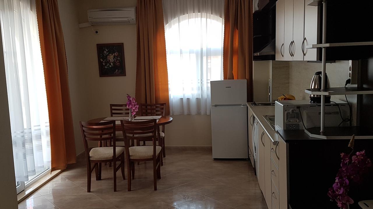 Tashevi Apartments Pomorie Exterior foto