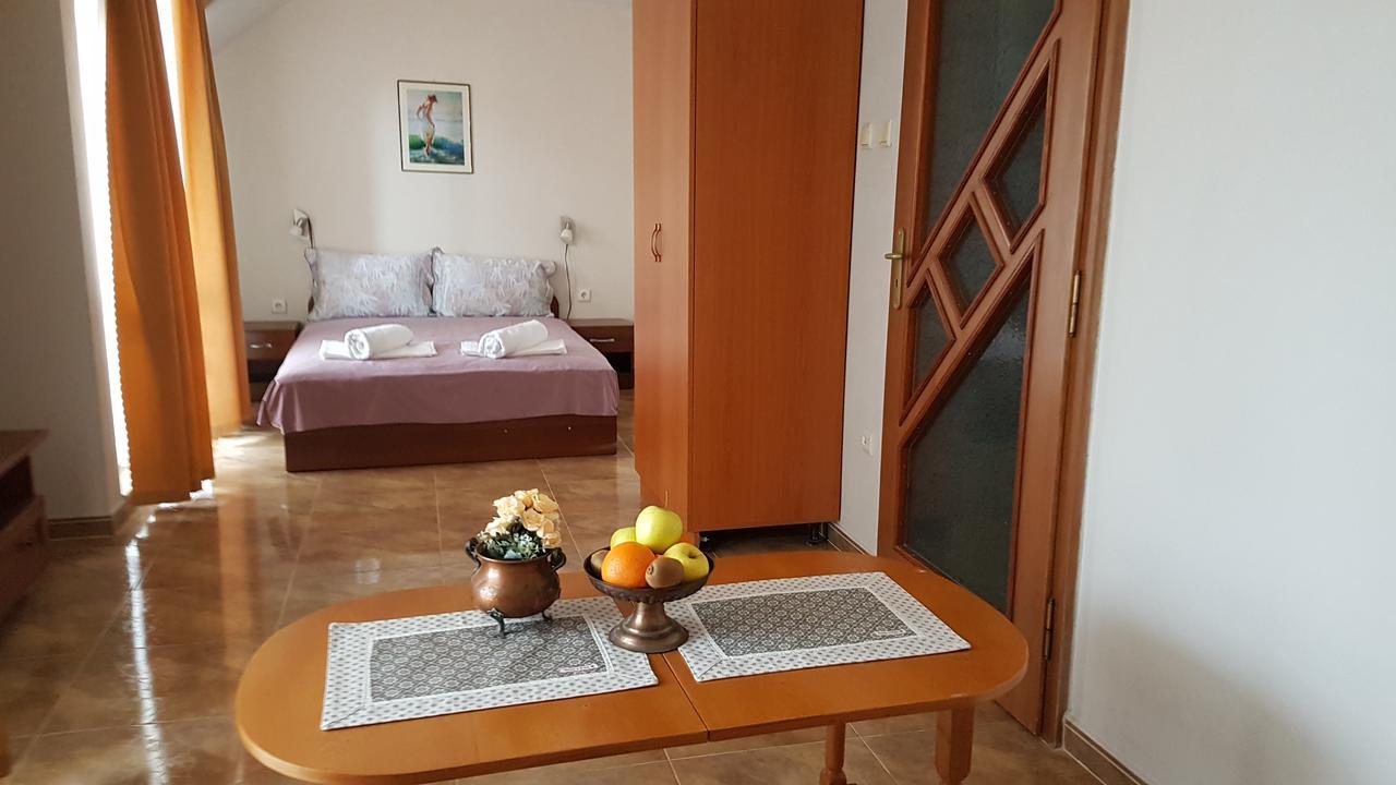 Tashevi Apartments Pomorie Exterior foto